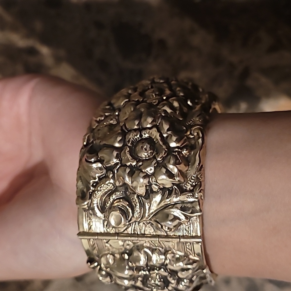 Vintage Whiting Davis Hinged Cuff Bracelet - Picture 3 of 7